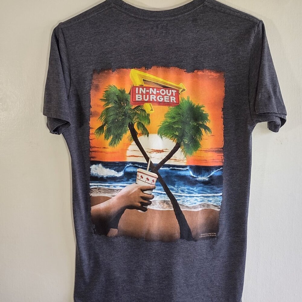 In-N-Out Burger California T-Shirt '2015 Simple Things  Men's Small-Unisex